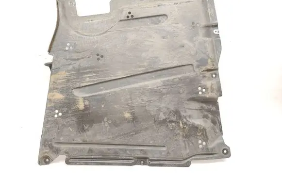 BMW 4 G22 G23 G24 G26 Fuel tank bottom protection 18331210