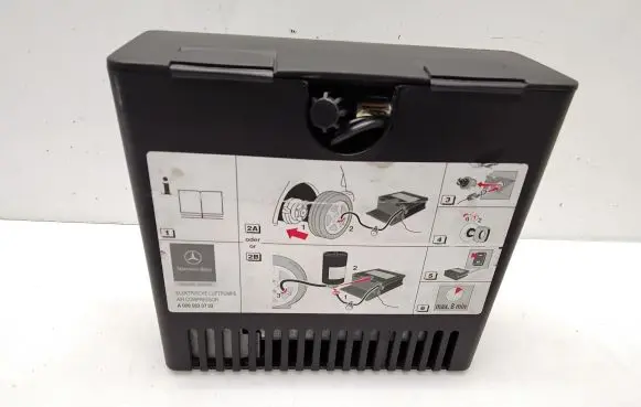 Mercedes-Benz C W203 Tire air pump compressor A0005830702