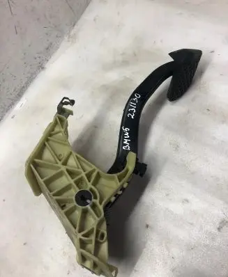 BMW 5 E60 E61 Brake pedal 4010613c
