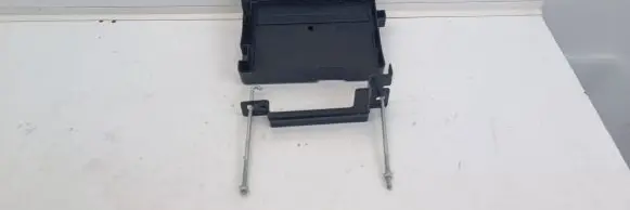 Battery bracket