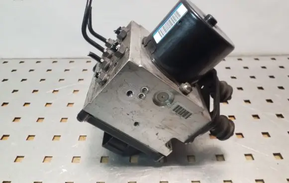 Volkswagen PASSAT B6 ABS Pump 3C0614095M 15747702 15747502B