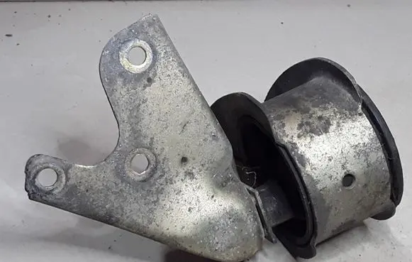 Smart ForTwo I Gearbox mount 74274712