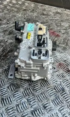 Voltage converter inverter