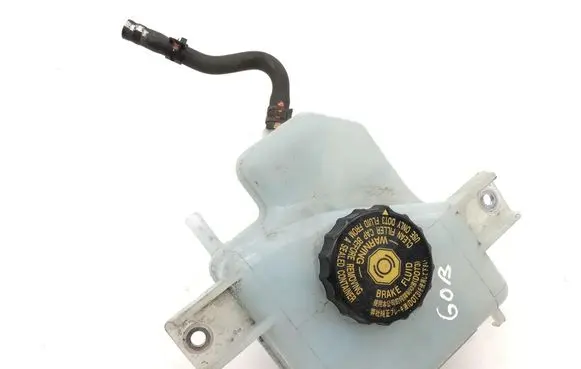 Honda Jazz IV GR Brake fluid reservoir 