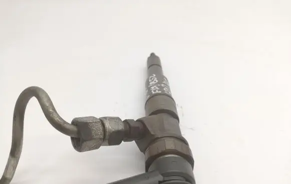 BMW 1 E81 E87 Fuel injector 0445110209