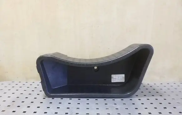 Volkswagen Touareg II Other trunk/boot trim element 7P6863220