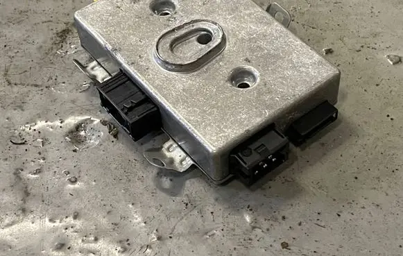 BMW 5 E60 E61 Door control unit/module 6952987 75789012 CCR4E20E91
