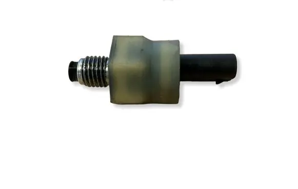 Jaguar XE Oil pressure sensor G4D39S306AB