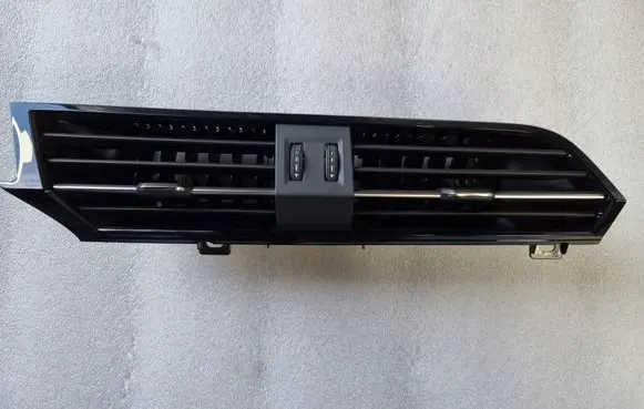 Audi Q3 F3 Dash center air vent grill 83B820903