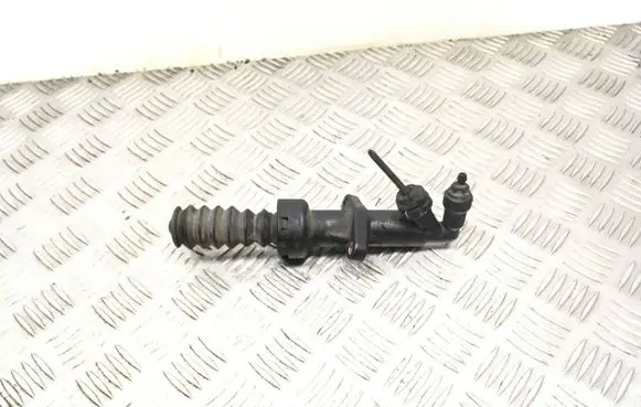 Peugeot 407 Clutch slave cylinder 