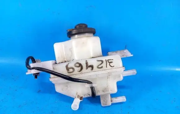 Toyota Prius+ (ZVW40) Brake fluid reservoir 4722047080