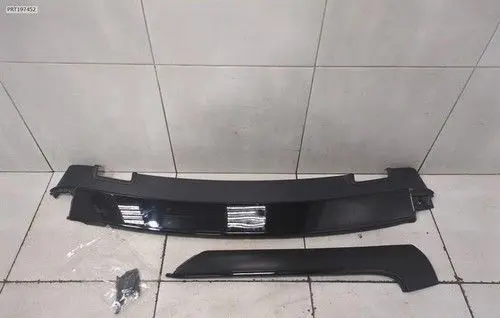Audi R8 4S Front door glass trim molding 4S7853829