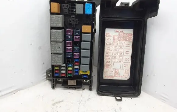 KIA Sorento Fuse module 911613E010