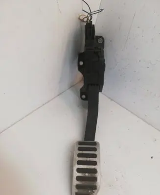 Volvo XC70 Accelerator throttle pedal 31329370 6PV01083429 C95YE03