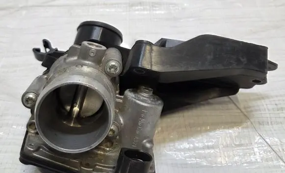 Ford C-MAX II Throttle body valve CM5G-9F991-FC