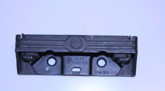 BMW X5 E53 Rear door lock loop/hook striker 8408859 5124 F00P020153