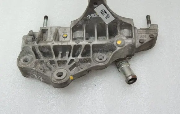Jeep Grand Cherokee EGR valve cooler bracket 68150055AA 90513247G