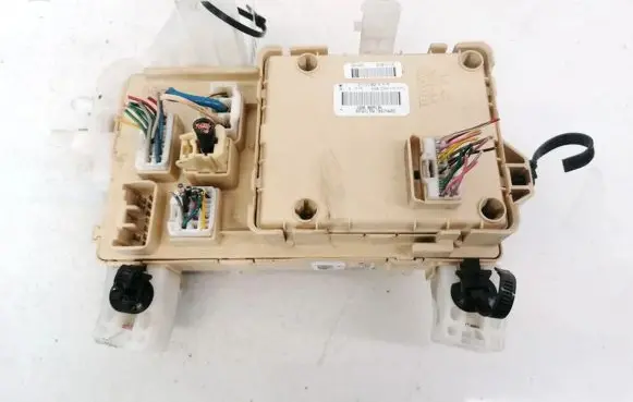 Toyota Corolla Verso AR10 Fuse box set 892210F010 89221-0F010