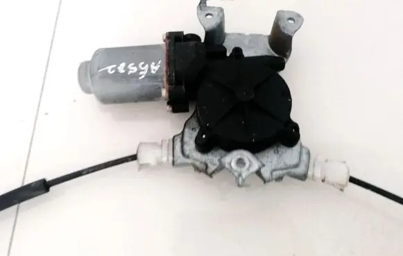 Nissan Almera N16 Front door window regulator motor 400601
