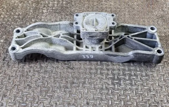 Dodge Challenger Gearbox mounting bracket 05147160AA 04726088AE
