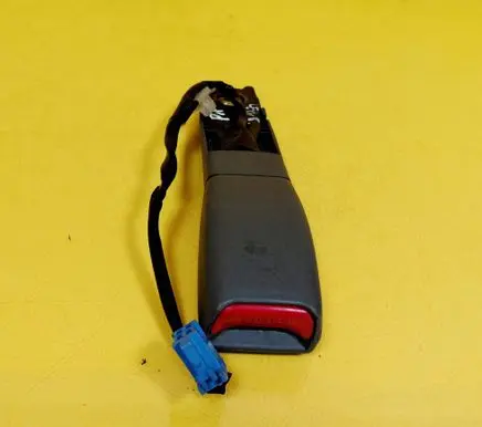 Lexus GS 300 400 430 Front seatbelt buckle 7J7380