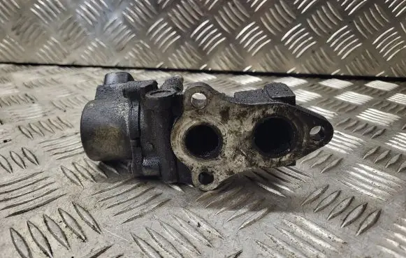 Toyota Corolla Verso E121 EGR valve 2562027090