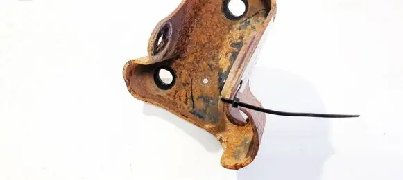 Ford Fusion Bracket in trunk/boot 