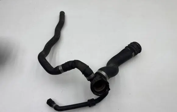 BMW 6 F06 Gran coupe Engine coolant pipe/hose 15476810