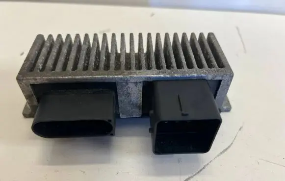 Renault Megane III Glow plug pre-heat relay 8200558438