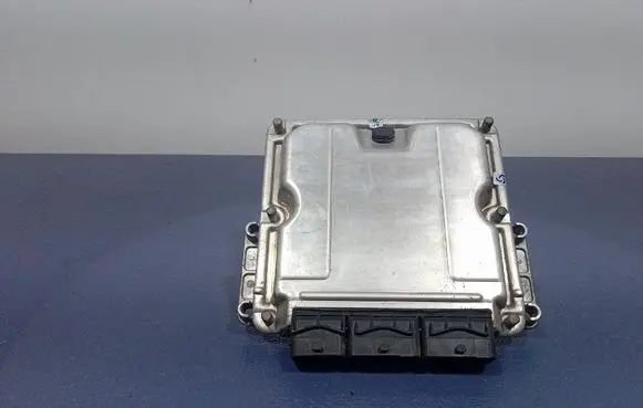 Opel Vivaro Engine control unit/module ECU 8200118526