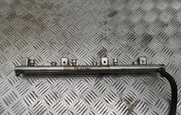 Volkswagen Touareg I Fuel main line pipe 022133315J