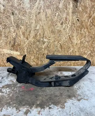 Mercedes-Benz E W211 Accelerator throttle pedal A2113000404