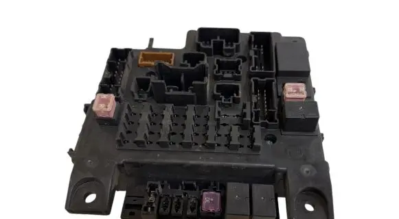 Mitsubishi Outlander Fuse module 8637A319 00580953 519087A18