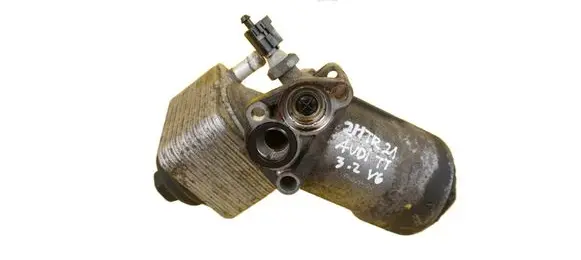 Audi TT TTS Mk2 Oil filter mounting bracket 022115403 BUB