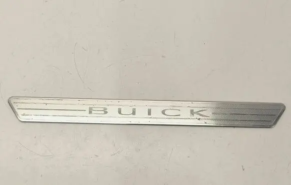 Buick Encore I Front sill trim cover