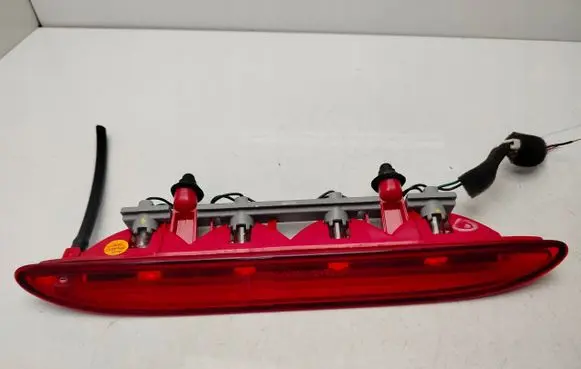 KIA Venga Third/center stoplight 