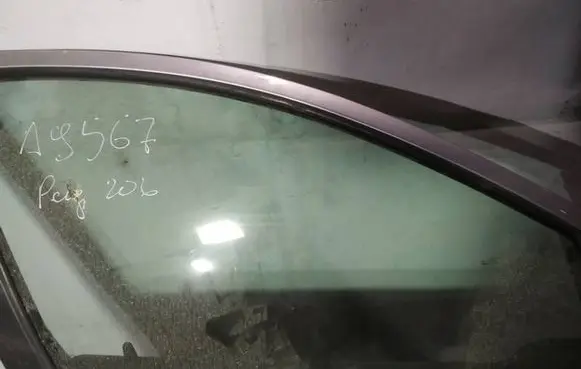 Peugeot 206 Front door window glass four-door as2