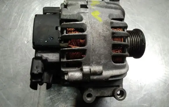 Peugeot 308 Generator/alternator V7576513