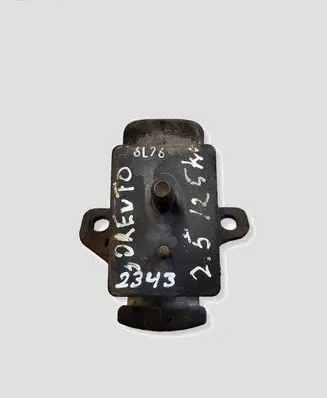 KIA Sorento Engine mount bracket