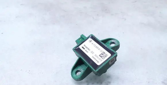 Mercedes-Benz CLS C218 X218 Airbag deployment crash/impact sensor A1729056100