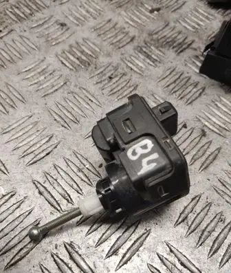 Audi 80 90 S2 B4 Headlight level adjustment motor 
