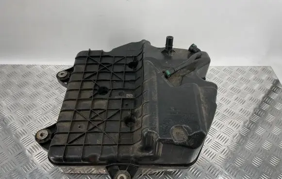 Mercedes-Benz C W205 AdBlue liquid reservoir A0994712500 A2054705602