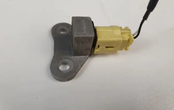 Nissan Qashqai Airbag deployment crash/impact sensor