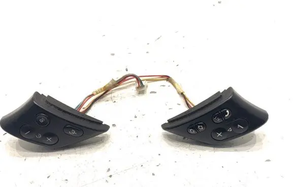 BMW 3 E46 Steering wheel buttons/switches 8375395