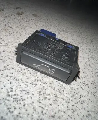 BMW 5 E39 Tailgate opening switch 8365579