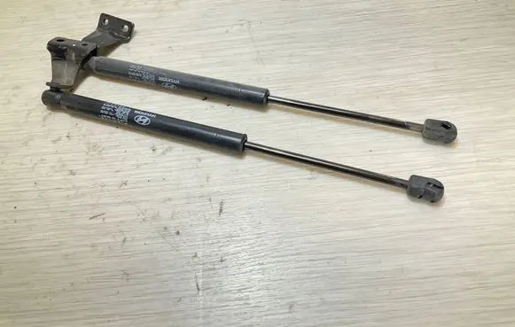 Hyundai Tucson JM Rear window strut damper 