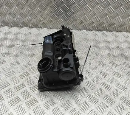 Volkswagen Polo V 6R Rocker cam cover 04B103469K
