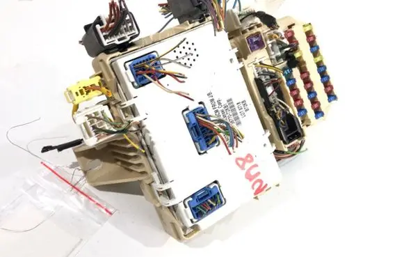 Suzuki Swift I Other control units/modules 36770-72KB1