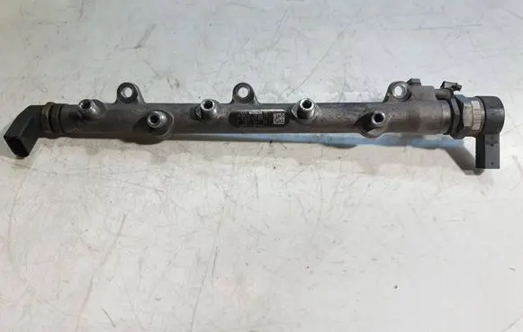 BMW 5 E60 E61 Fuel main line pipe 7787164 0445214030