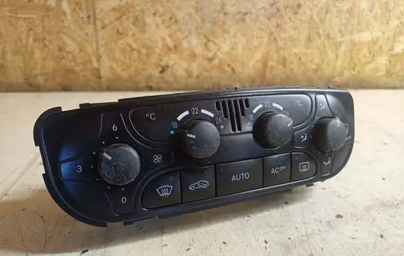 Mercedes-Benz C W203 Climate control unit A2098300085 9140010497 C174132